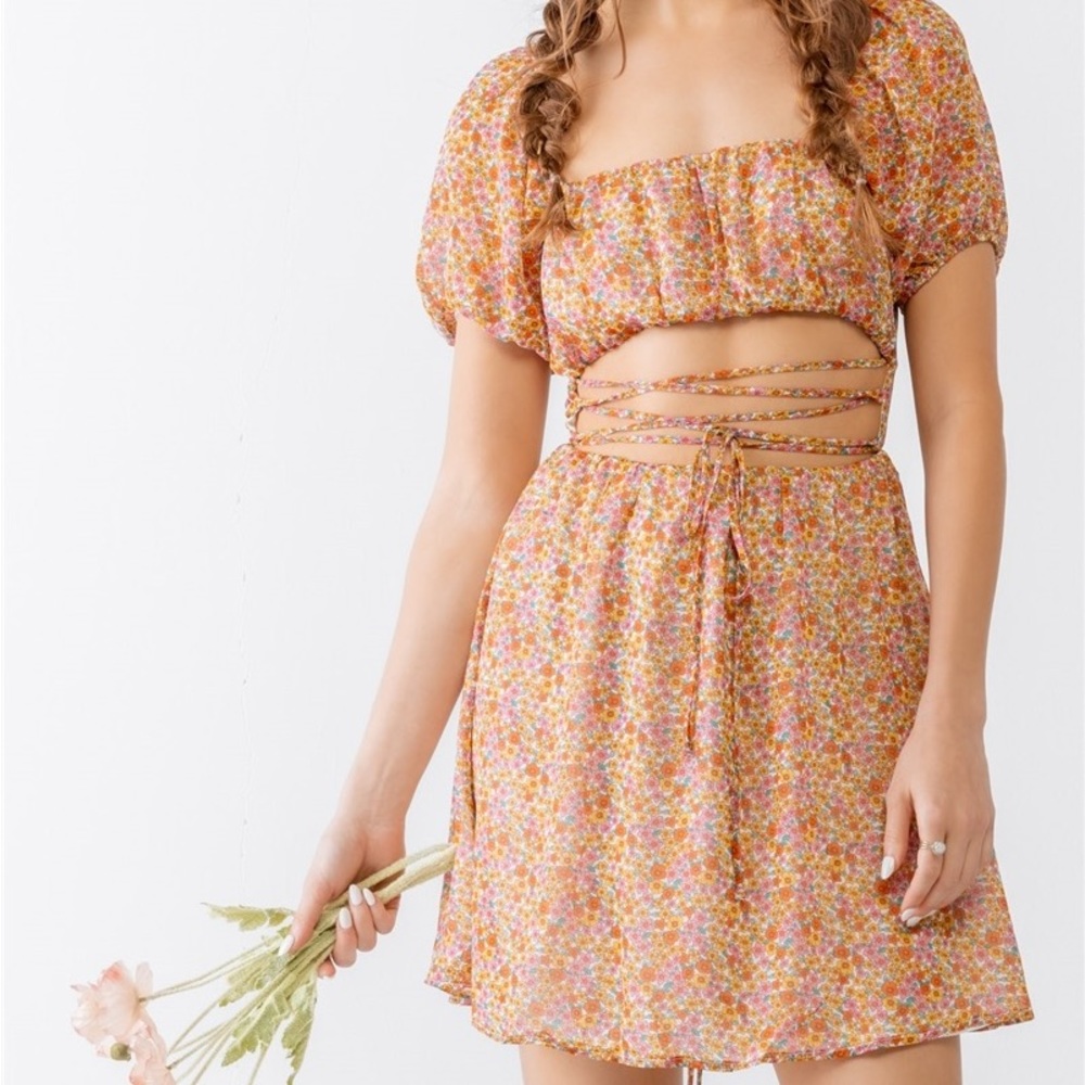 🌸Flower Power🌸 Double Laced Down Dress - Picture 4 of 8